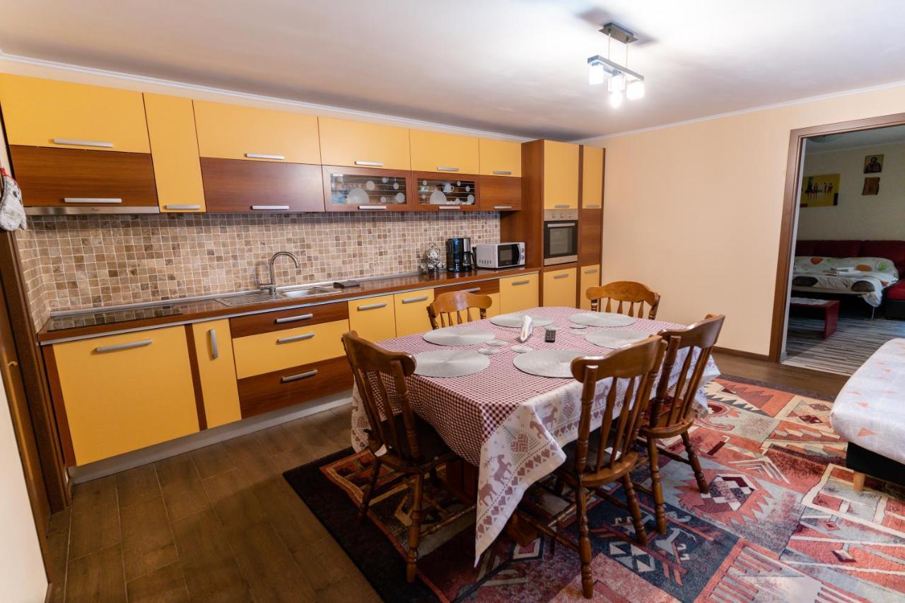 Mario'S Cozy Apartment Rîşnov Eksteriør bilde