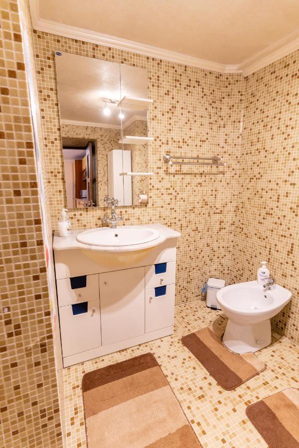 Mario'S Cozy Apartment Rîşnov Eksteriør bilde